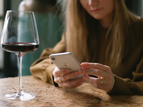 Tech-Insight : Merry Messages (Tipsy Texting) : Don't Do It!